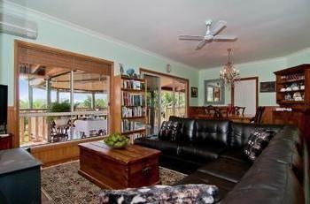 Avocado Grove Bed & Breakfast 4*